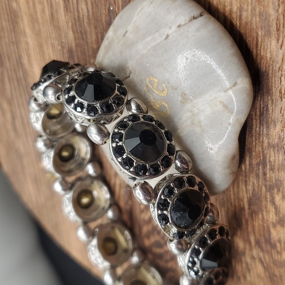 Onyx medallion bracelet stretch B3130 - Picture 2 of 3